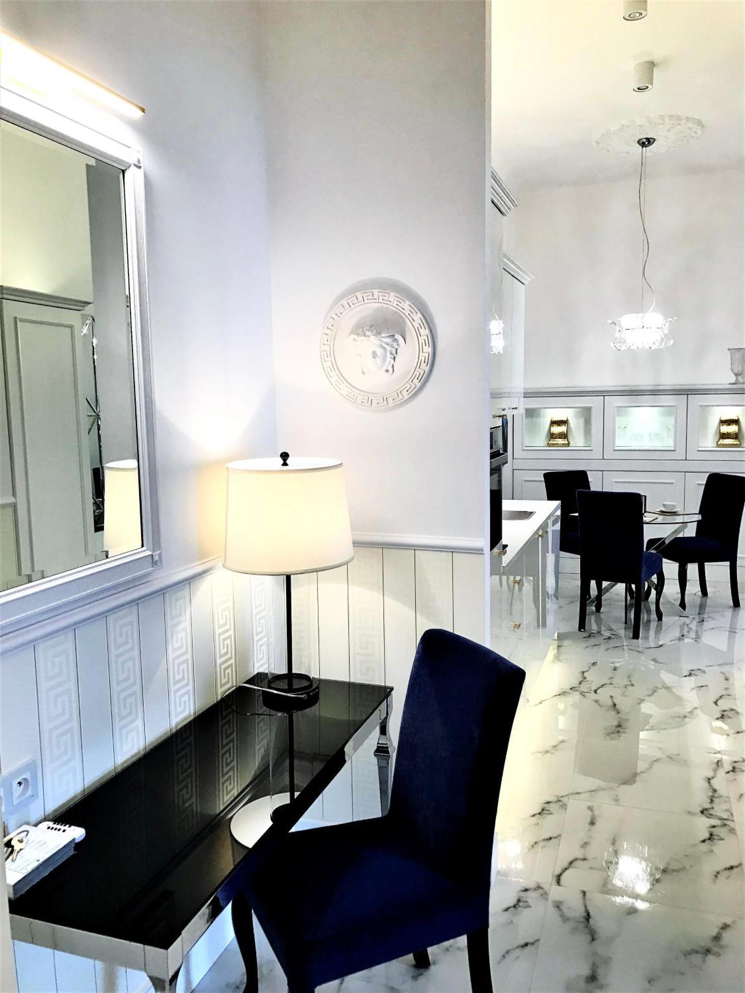 Mondrian Luxury Suites & Apartments Old Town Warsaw Bilik gambar