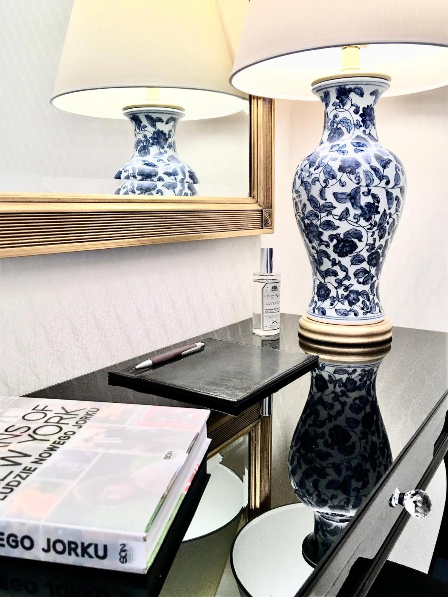 Mondrian Luxury Suites & Apartments Old Town Warsaw Bilik gambar