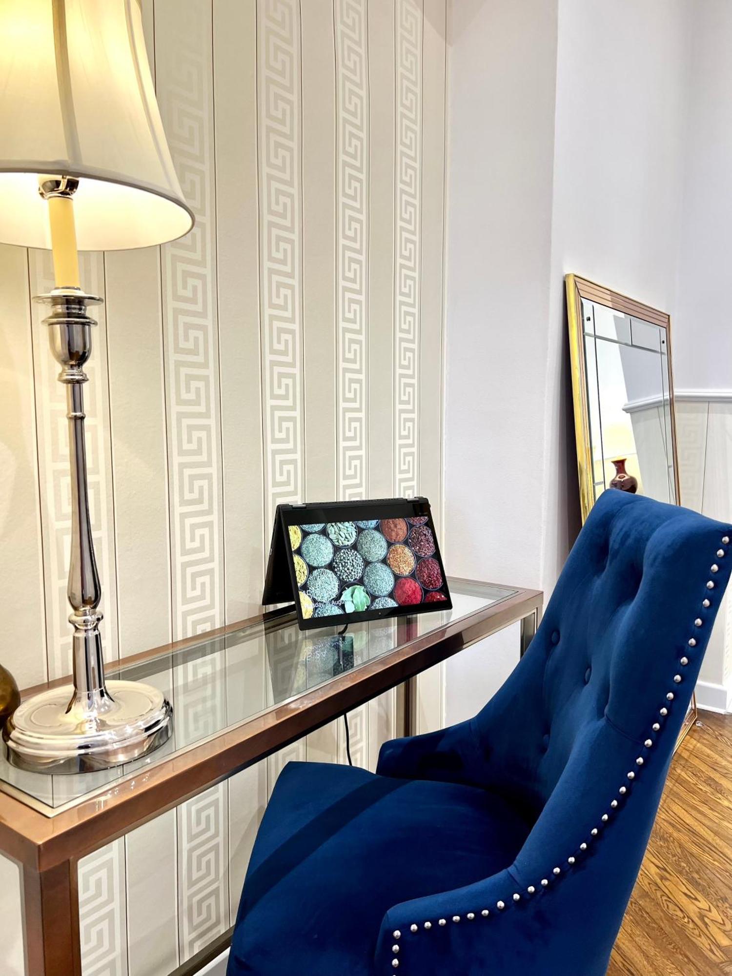Mondrian Luxury Suites & Apartments Old Town Warsaw Bilik gambar