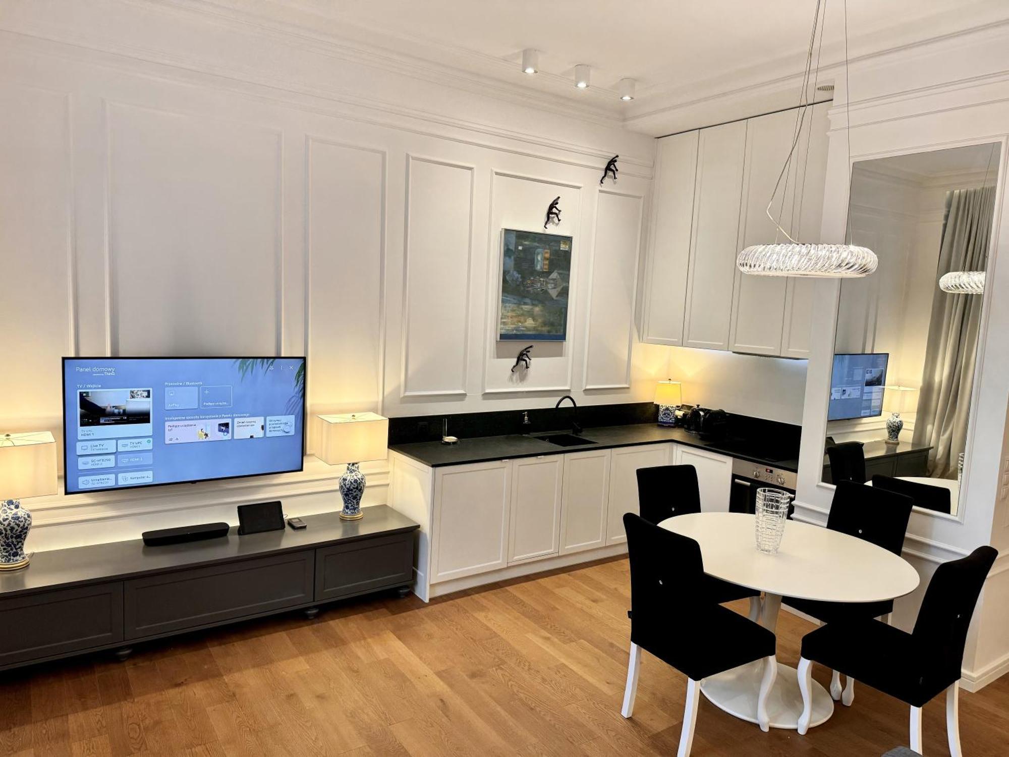 Mondrian Luxury Suites & Apartments Old Town Warsaw Bilik gambar